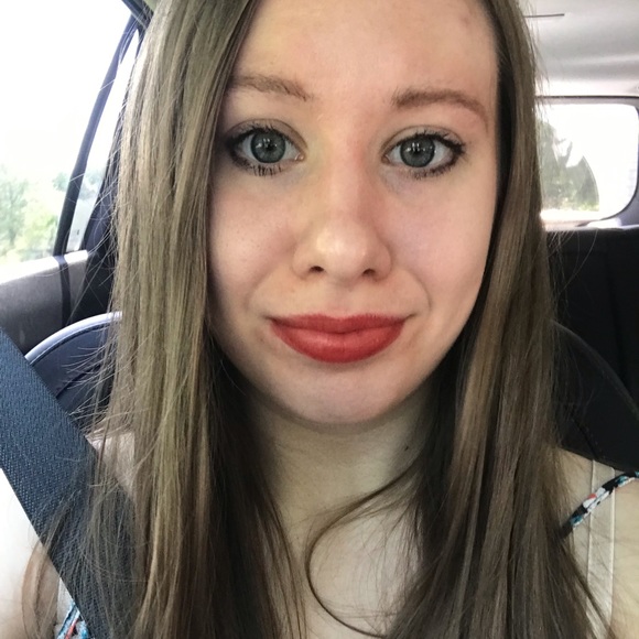 Meet your Posher, Amber - Picture 8 of 10